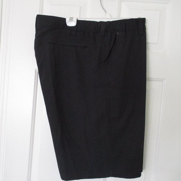 Wrangler Mens Flat Front Black Polyester 5-Pocket Active Short Pant NWOT - 46W - Picture 1 of 3